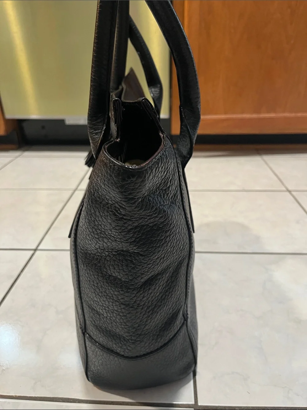 NWOT KATE SPADE NEW YORK SOUTHPORT AVENUE  TOTE BAG IN BLACK PEBBLED LEATHER